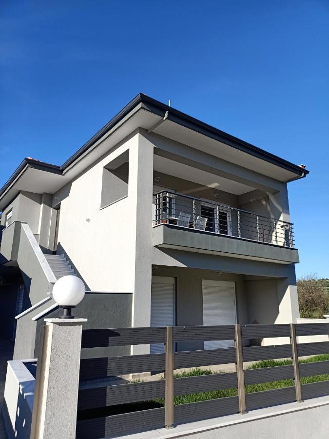 Paparouna 尼基季 外观 照片